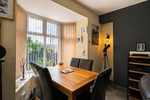Lounge/Diner- click for photo gallery